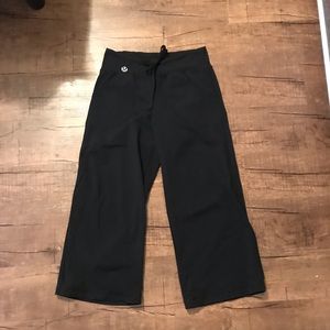 Lululemon women’s pants Sz. 4